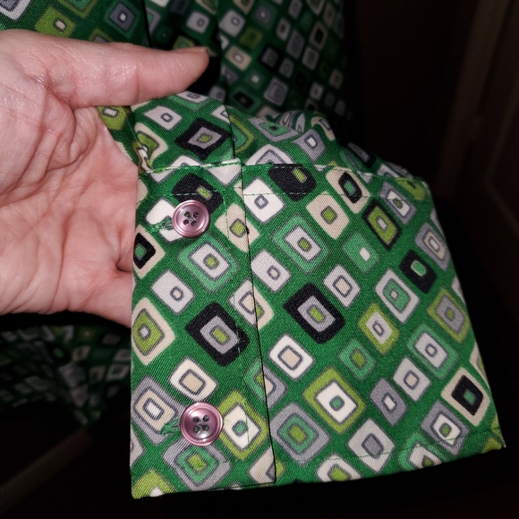 Green, Black & White Geometric Ann Taylor Blouse - Picture 4 of 8